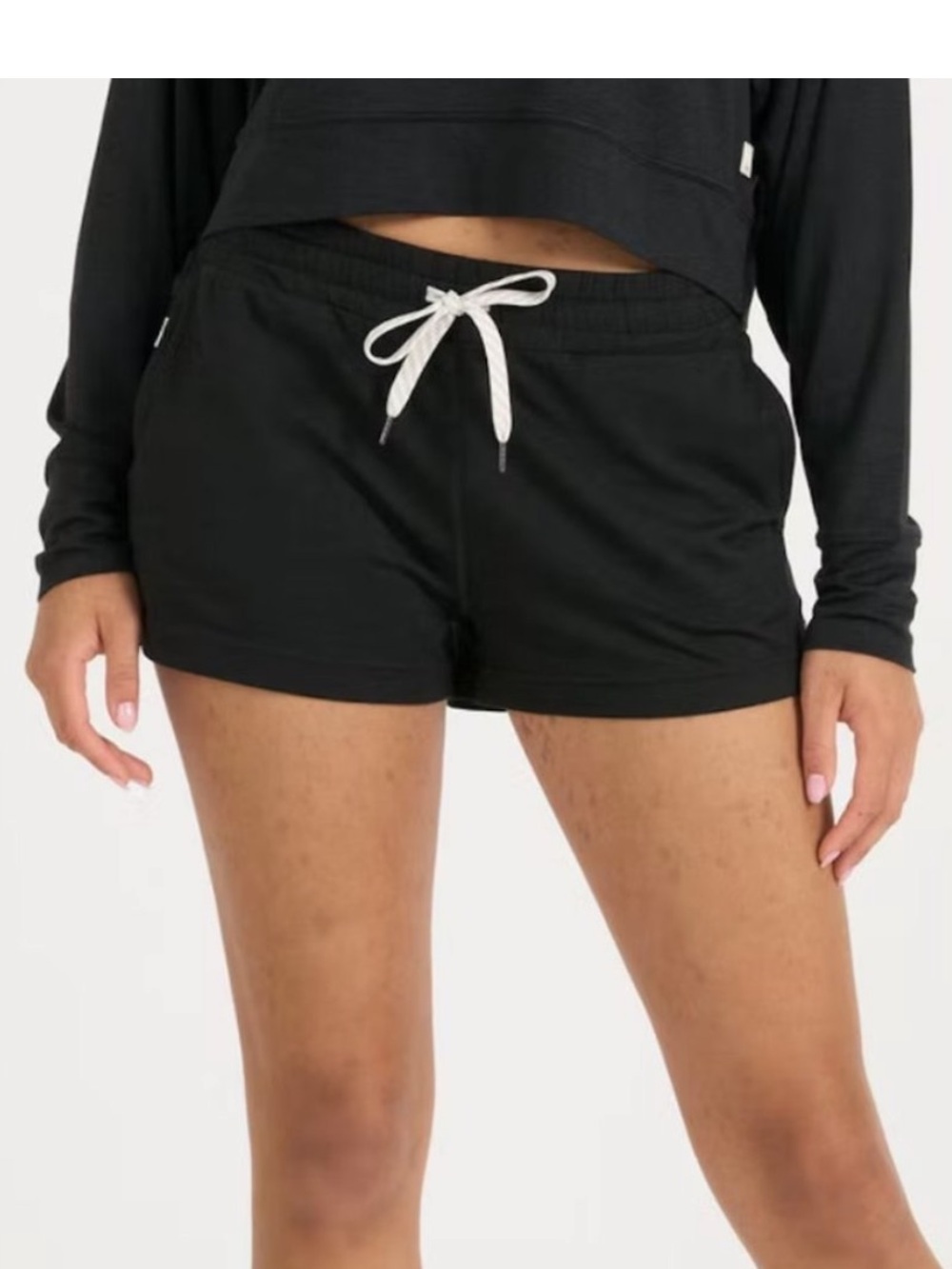 Vuori Womens Halo Performance Shorts in Black Size medium